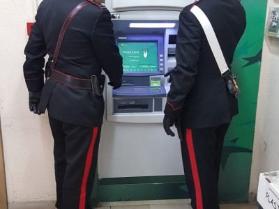 carabinieri furto bancomat