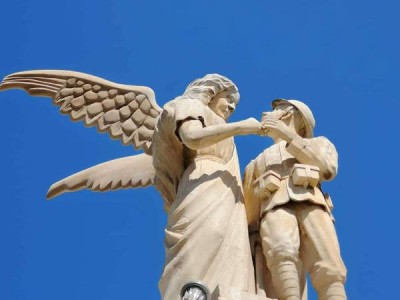 piazza Caduti angelo