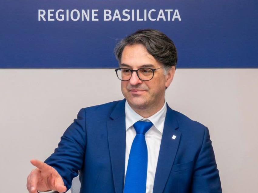Produciamo petrolio. Non riusciamo a pagare il gasolio. Qualcuno ci spieghi perché