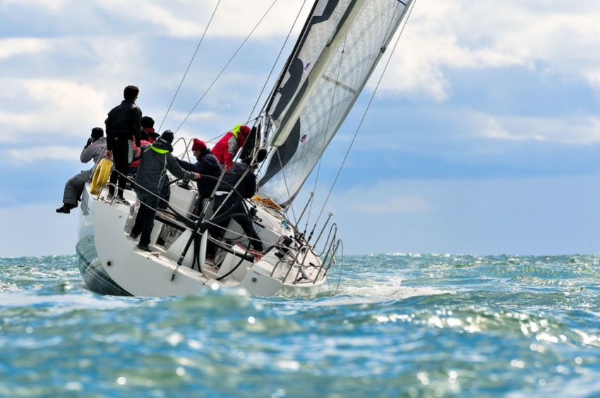 Torna a fine ottobre il campionato invernale di vela del mar Ionio al Porto degli Argonauti