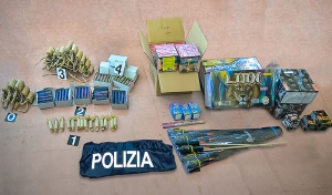 Polizia sequestra oltre 16 kg di materiale esplodente e materiale pirotecnico e arresta 35enne
