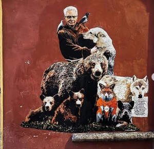 Il presidente Mattarella su un murales per la lotta alla &#039;caccia selvaggia&#039;