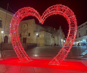 Per San Valentino installato a Matera un grande cuore