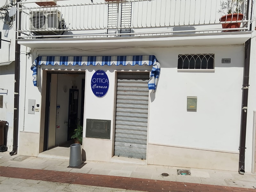 Furto in una storica ottica di Pisticci: rubati numerosi occhiali di marca, indaga la Polizia