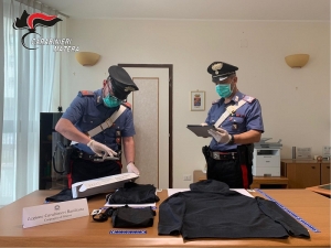 Carabinieri identificano rapinatori ferramenta Matera. Si tratta di due 15enni