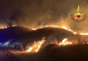 Fiamme sul territorio di Pisticci: bruciati ben 22 ettari
