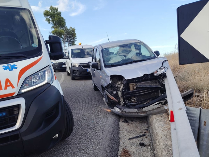 Incidente sulla Pisticci-Marconia: auto perde il controllo e finisce sul guardrail