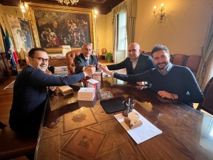 Il presidente Marrese testimonial dei “calanchetti” del pasticciere Luciano Zambrella