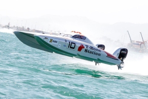 Motonautica, il Mondiale XCAT arriva a marina di Pisticci
