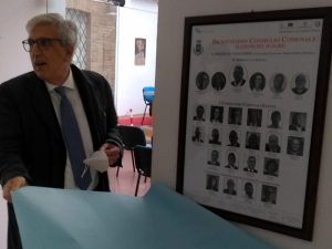 La SETAC completa il lavoro di Dino Calciano, svelando la stampa raffigurante la composizione del nuovo consiglio comunale