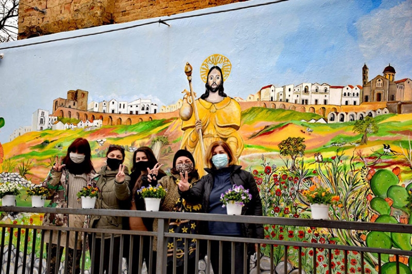 Terminati i lavori del maestoso murales in onore di San Rocco