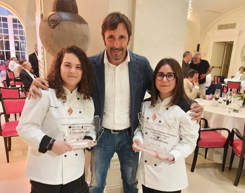 Alla “festa della pasta” primo posto per due giovani ragazze dell’IPSEOA di Marconia