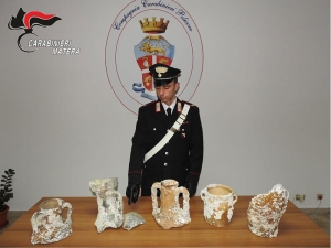 I Carabinieri rinvengono reperti archeologici risalenti verosimilmente alla Magna Grecia