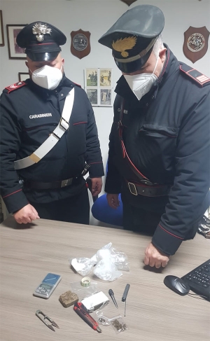 Lotta allo spaccio. I Carabinieri di Pisticci arrestano 24enne trovato in possesso di hashish