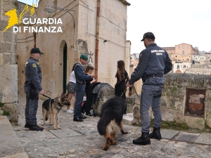 Pedopornografia e droga: GDF arresta pedofilo, tre misure cautelari a Matera