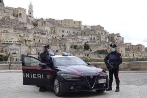 Carabinieri arrestano 50enne sorpreso con 76 grammi di cocaina in auto