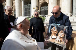 Don Giuseppe al Papa: “I lavoratori non sono spazzatura da buttare via”